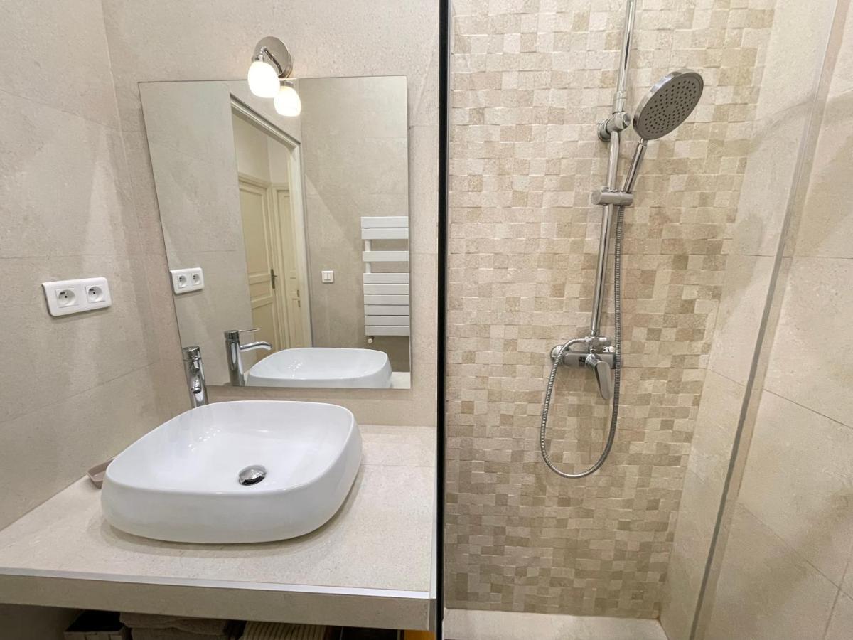 Nice Renting - Penchienatti - Spacious Apartment - 2 Bedrooms - King Bed - View Heart Of 니스 외부 사진